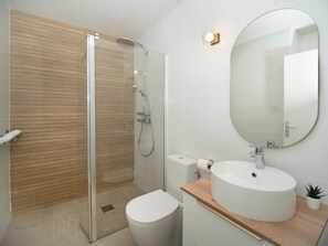 Shower, hair dryer, towels, soap - SeaRock – Elegant Villa with Private Pool and Tropical Garden at Le Diamant (LE DIAMANT)