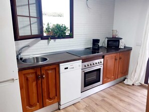 Refrigerador, microondas, horno y lavavajillas 