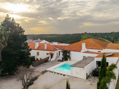 Villa « Casa Da Vila » avec vue sur la montagne, Wi-Fi et climatisation