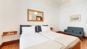 Iron/ironing board, WiFi, bed sheets
