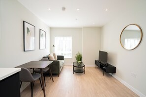 Apartment | Living area - Church House by Guestz (Filton)