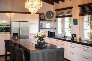 Private kitchen - Bayside Hill — Private Resort Week, Sleeps 8 (Jan Thiel)