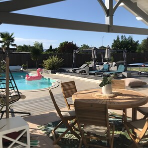 Pool - 5-Room Villa with Pool and Terrace in Le Porge (Le Porge)