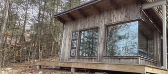 Enjoy fishing and kayaking  from waterfront cabin retreat in charming Woodstock
