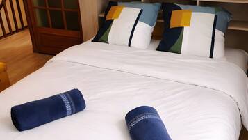 WiFi, bed sheets