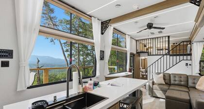 The Chestnut. Gorgeous views of the Smokies.