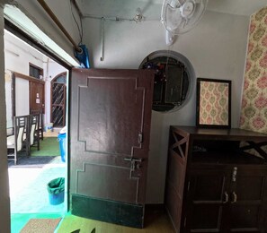 Standard Room | Desk, soundproofing, free WiFi