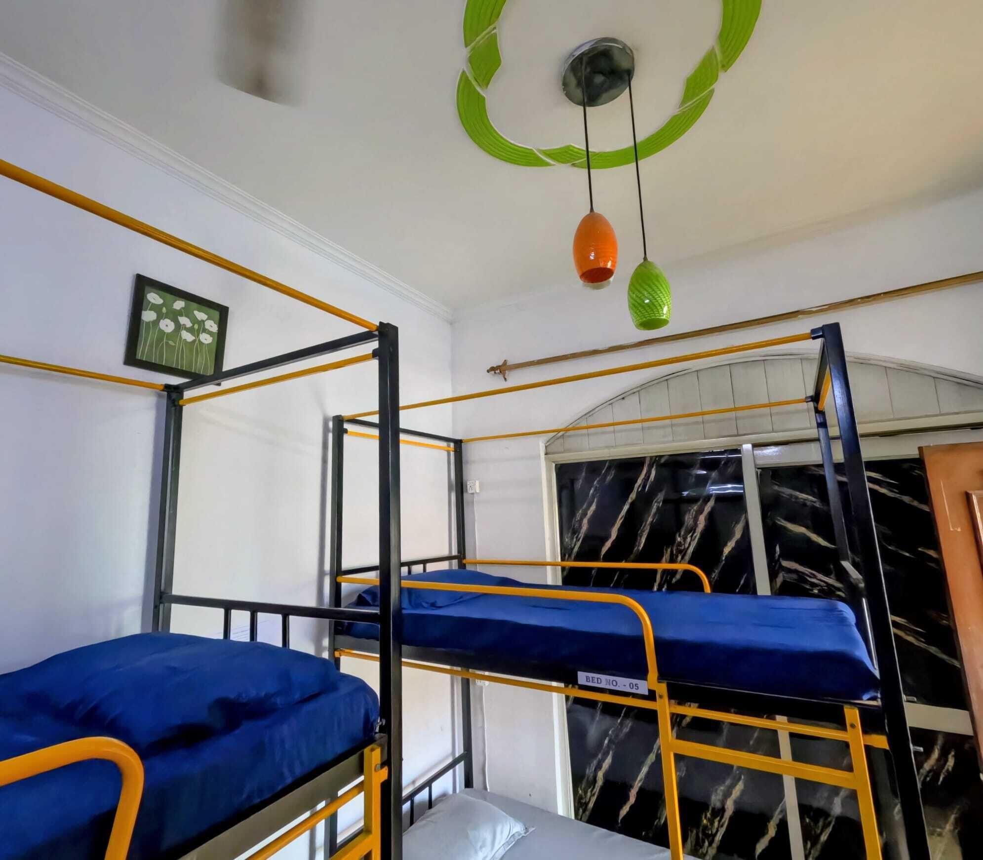 Dormitorio condiviso Deluxe | Una scrivania, insonorizzazione, Wi-Fi gratuito