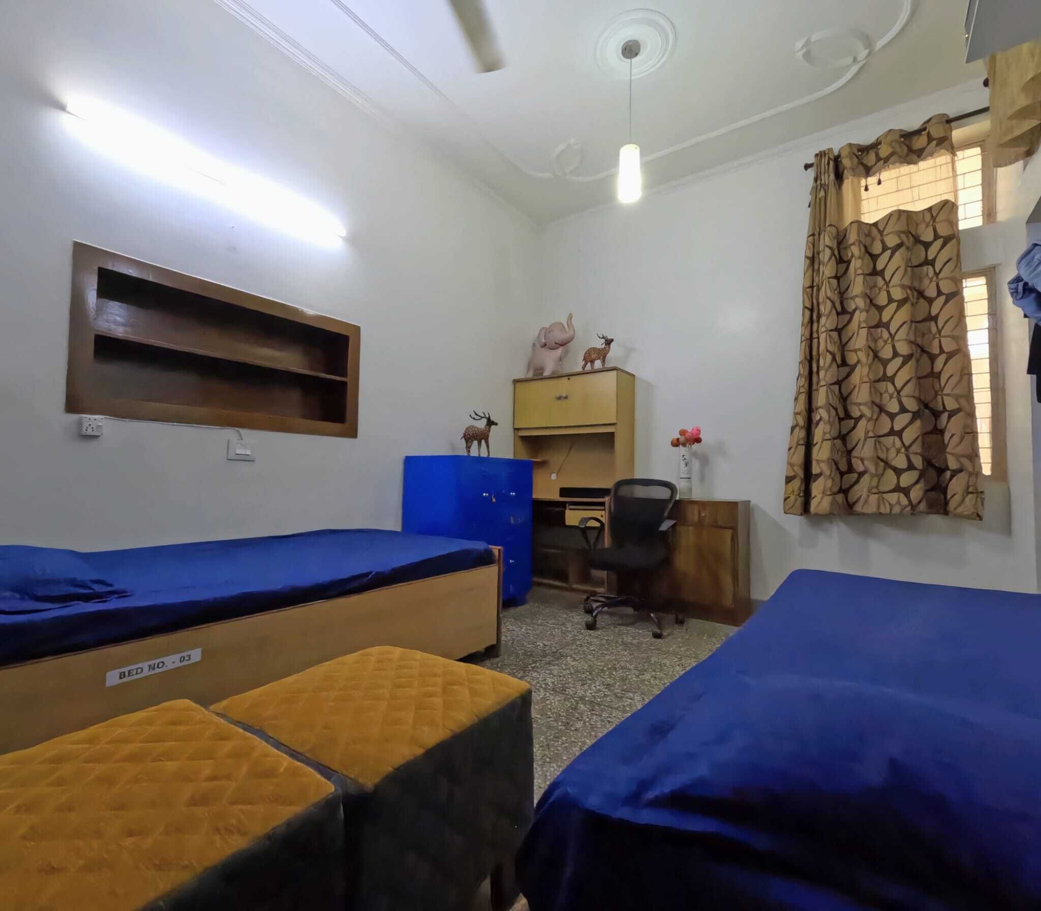 Dormitorio condiviso Executive | Una scrivania, insonorizzazione, Wi-Fi gratuito