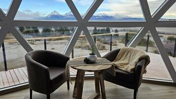 Deluxe Triple Room, Mountain View | Interior