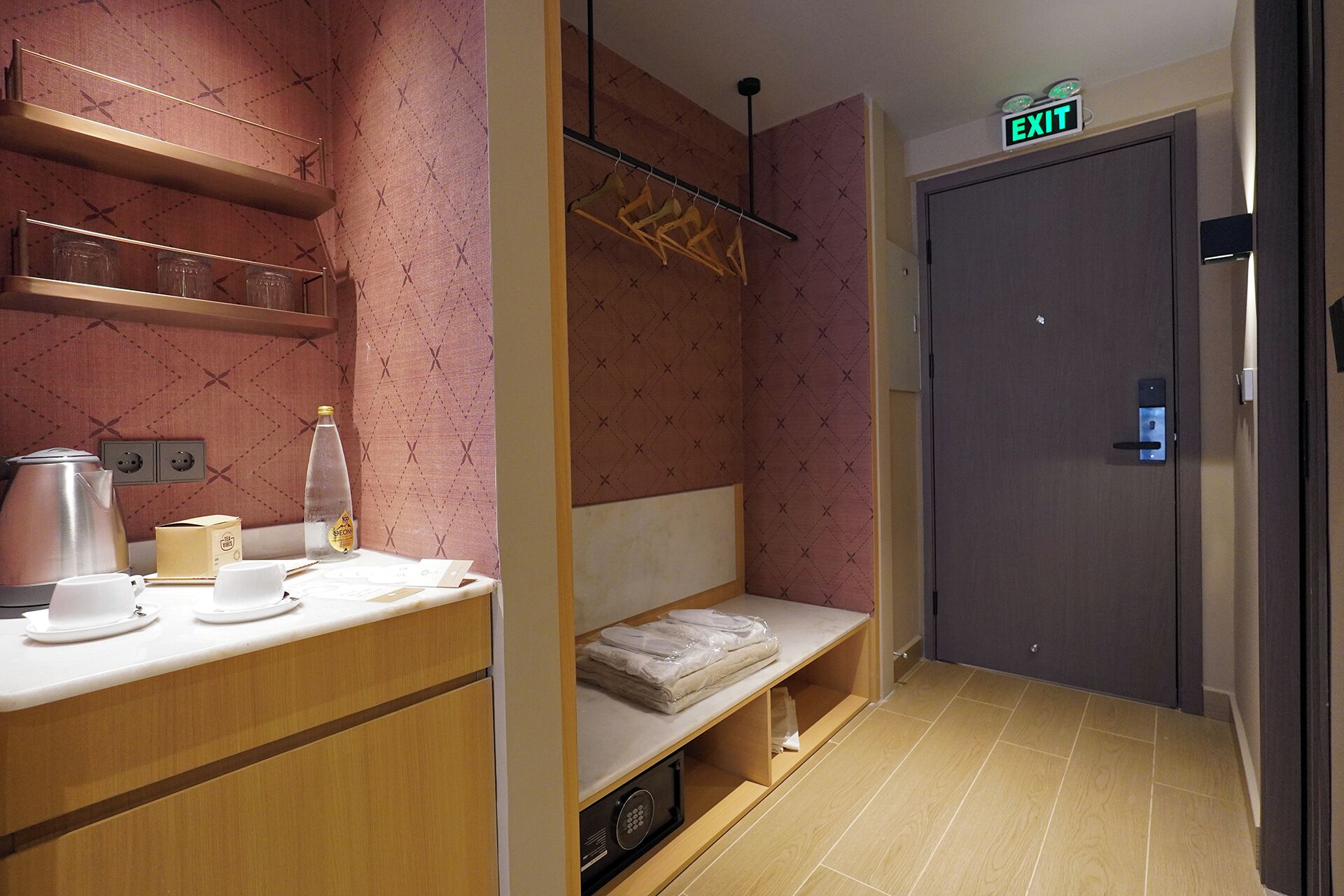 Ionian Executive Garden View Room | Bathroom | Shower, free toiletries, hair dryer, bathrobes