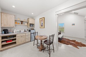Microwave, coffee/tea maker, cookware/dishes/utensils, dining tables - Vista Moon: Cabin H - Pool, Chapel, Fire Pit (Fredericksburg)