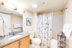 Shower, towels - Upscale condo in heart of Dewey with pool & AC - walk to beach, bay & hot spots (Dewey Beach)
