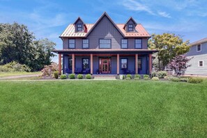 Exterior - Town of Lewes home with private pool, patio and balcony (Lewes)