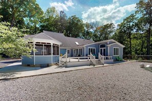 Exterior - Town of Lewes Spacious Multi-Unit Newly Renovated Home! (Lewes)