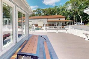 Outdoor dining - Town of Lewes Spacious Multi-Unit Newly Renovated Home! (Lewes)