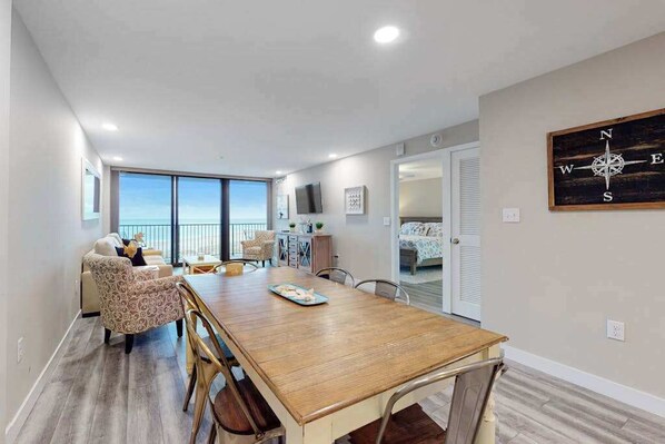 Dining - Sea Colony 6th floor condo w/ elevator, pool, and shared sauna (Bethany Beach)