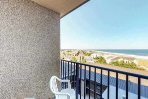 Property grounds - Sea Colony 6th floor condo w/ shared gym, basketball court - partial ocean view (Bethany Beach)
