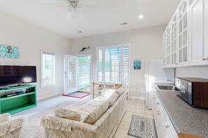 TV, DVD player, offices - Quillens Point home w/ 5 decks, screened porch, grill & shared tennis - dogs OK (Ocean View)