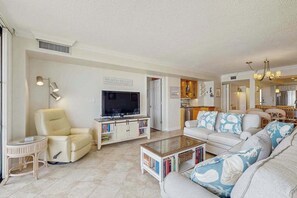 TV, DVD player, offices - Sea Colony condo in oceanside complex with washer/dryer, shared hot tub & pool (Bethany Beach)