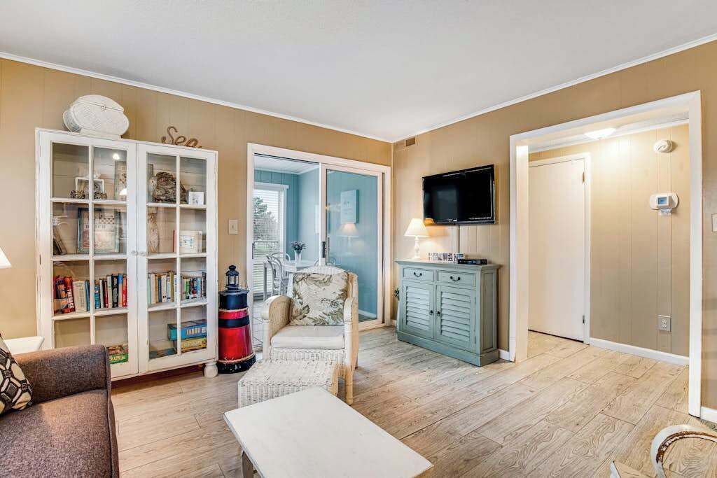 TV, DVD player, offices