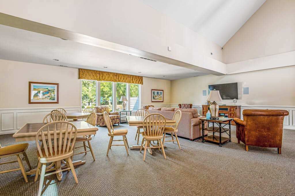TV, fireplace, DVD player, offices