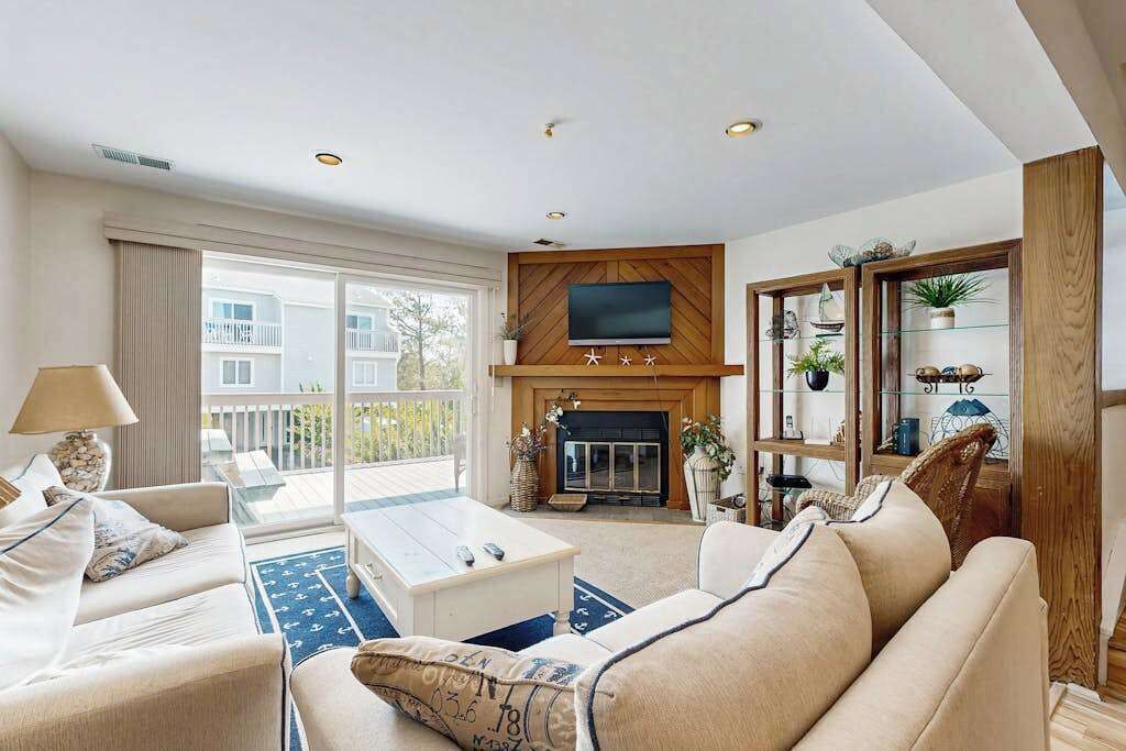 TV, fireplace, DVD player, offices