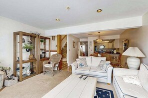 TV, fireplace, DVD player, offices