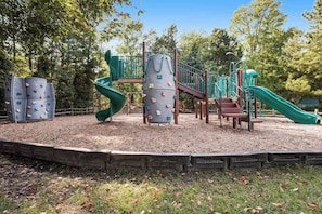 Children’s area - Sea Colony Condo with Pools, Tennis, Beach Access, WiFi, Central AC, and W/D (Bethany Beach)