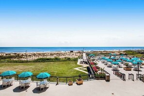 Outdoor dining - Sea Colony ocean-view condo with balcony, pool, tennis, and beach access (Bethany Beach)