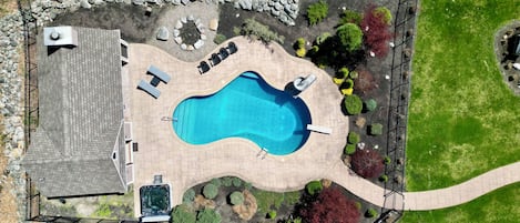 Outdoor pool, a heated pool