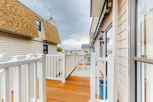 Town of Fenwick Island condo with dazzling sunrise views