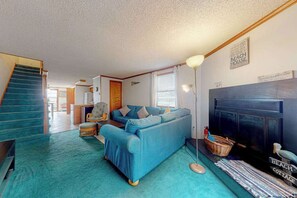 TV, DVD player, offices - Town of Fenwick Island condo with dazzling sunrise views (Fenwick Island)