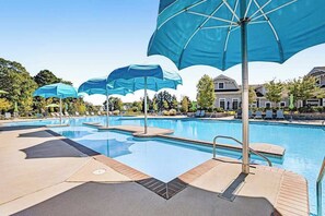 Pool - Ocean View Beach Club townhouse with pool, sauna, tennis, & washer/dryer (Ocean View)