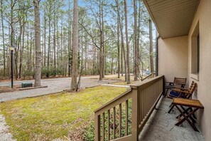 Property grounds - Villas of Bethany West townhome with WiFi, patio, pool, & tennis/pickleball (Bethany Beach)