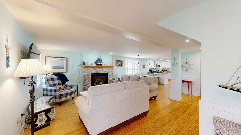Town Of Bethany Beach Home Steps To The Ocean With Beach Access - Dog-friendly - Bethany Beach, DE