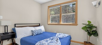  Aurora Hill: Pool • Hot Tub • Saratoga Lake & Race Track