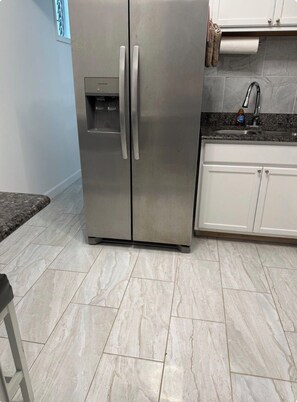 Interior - Welcoming 2-bedroom apartment with AC in vibrant Jacksonville (Jacksonville)