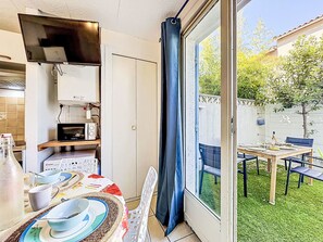 Dining - Les Amphores by Interhome (Le Grau du Roi)