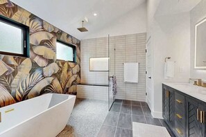 Shower, hair dryer - Keen-Wik on the Bay Spacious home w/community boat launch & dock. (Selbyville)