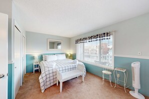 Iron/ironing board, Internet, bed sheets - Enchanting condo w/ ocean-view, with balcony, pool, washer/dryer, & dog-friendly (Dewey Beach)