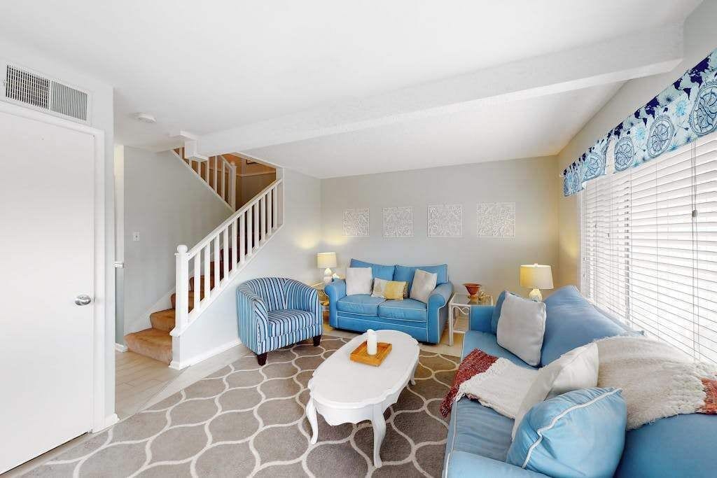 Enchanting Condo W/ Ocean-view, With Balcony, Pool, Washer/dryer, & Dog-friendly - Dewey Beach, DE