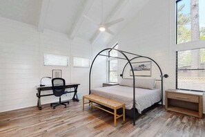 Desk, iron/ironing board, WiFi, bed sheets - Town of Dewey Beach modern home with grill & outdoor showers - prime location (Dewey Beach)