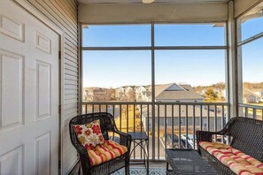 Interior - Villas At Bay Crossing homey condo with pool, beach gear, WiFi, and private W/D (Lewes)