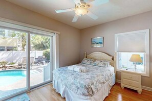 Iron/ironing board, travel cot, WiFi, bed sheets - Spectacular pet friendly house walk to beach w/ocean views, private pool (Dewey Beach)