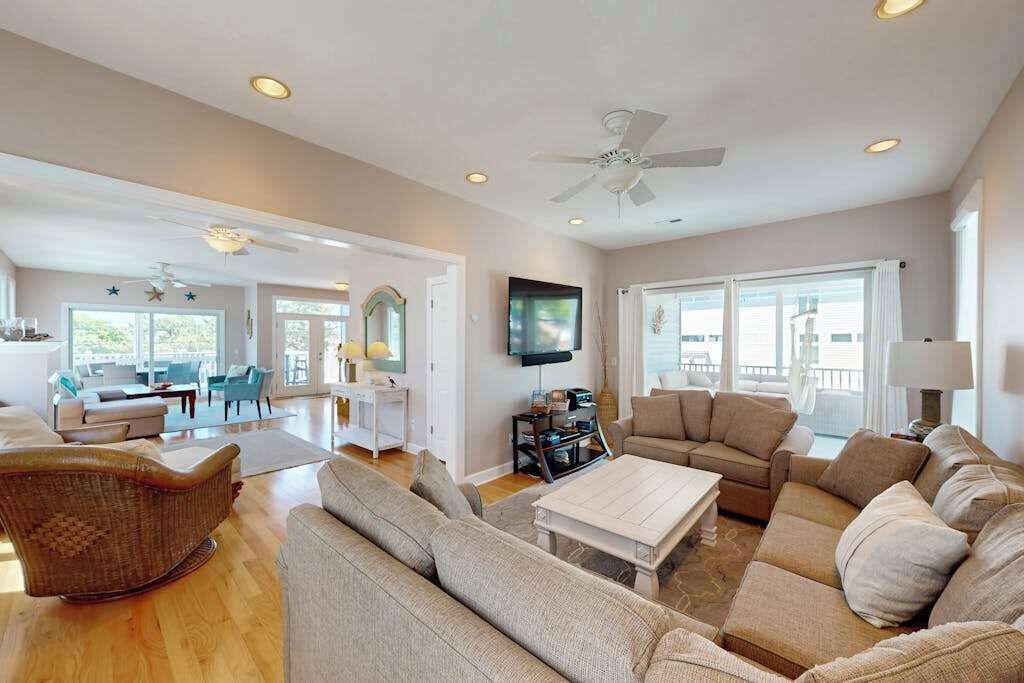 Spectacular Pet Friendly House Walk To Beach W/ocean Views, Private Pool - Dewey Beach, DE