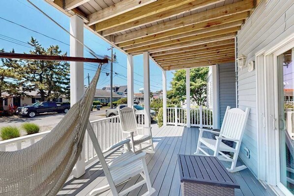 Terrace/patio - Spectacular pet friendly house walk to beach w/ocean views, private pool (Dewey Beach)