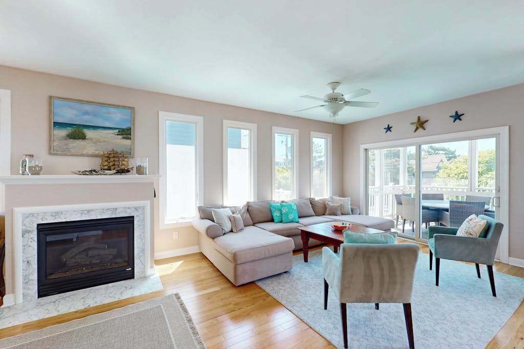 TV, fireplace, offices