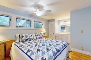 Iron/ironing board, WiFi, bed sheets - Sea Colony Tennis 1st floor condo w/ pool, free WiFi, and gym (Bethany Beach)