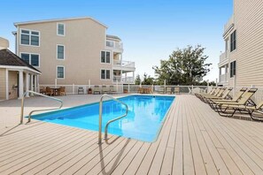 Pool - Salt Meadows townhouse w/ elevator, gas fireplace & community pool and pier (Fenwick Island)